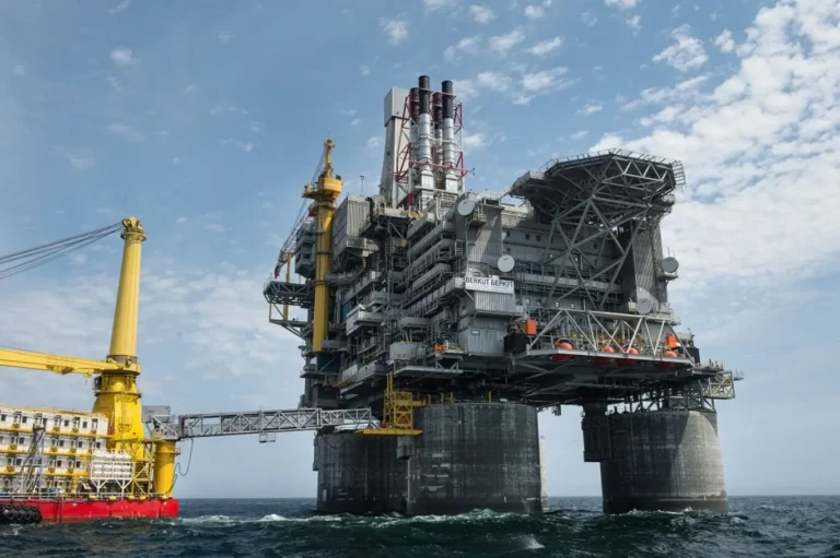 plataforma petrolera más grande del mundo
