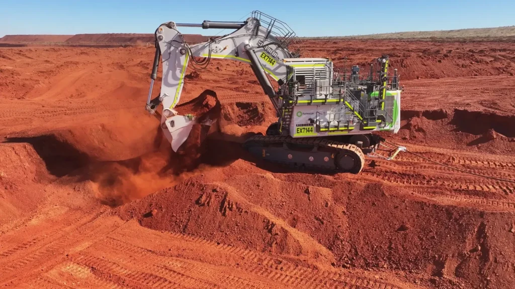 La primera excavadora eléctrica de la mina Christmas Creek entra en operación