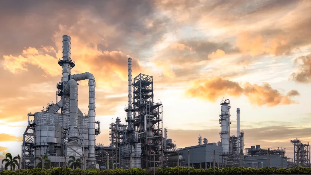 Trump anuncia la construcción de la primera refinería nueva en EE.UU. en 50 años