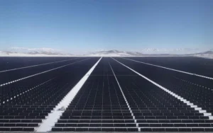 Vista aérea del proyecto Faraday Solar en Utah operado por Excelsior Energy Capital