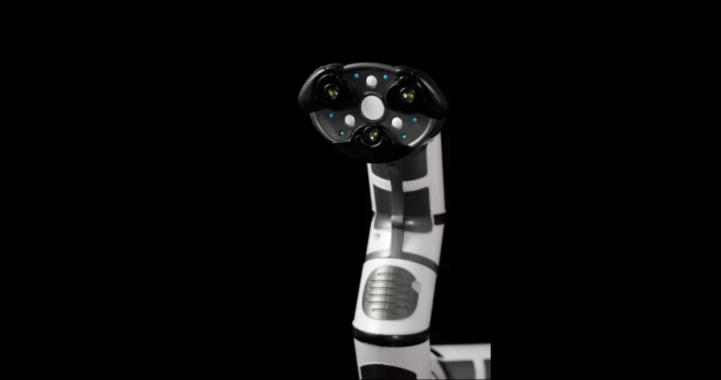 Prueban el robot serpiente que explorará la luna de Saturno