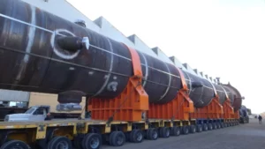 YPF instala un reactor de 38 metros de largo en la refinería de Luján