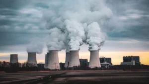 Japón planea reconstruir hasta 14 reactores nucleares para asegurar su suministro eléctrico