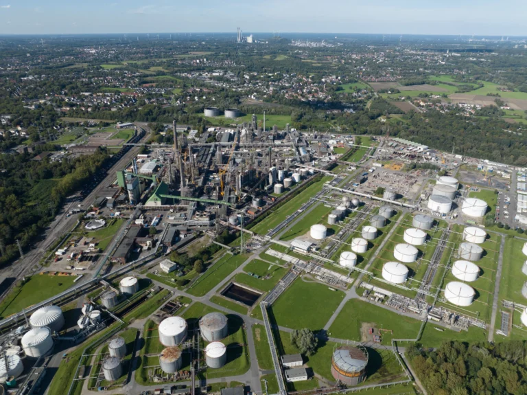 Vista aérea de la Gelsenkirchen refinery, vendida por BP a Klesch Group durante su proceso de reestructuración.