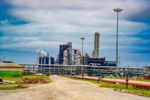 Refinería Dangote sale a bolsa con valoración de US$47.000 millones