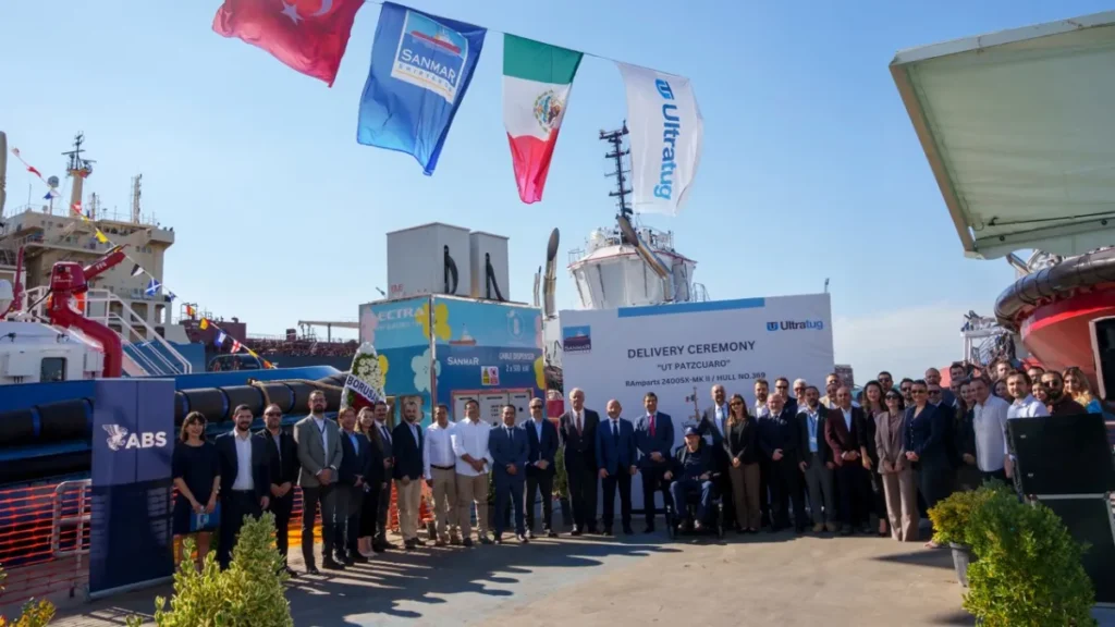 Ceremonia de entrega del remolcador UT Pátzcuaro a Ultratug