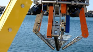 Un robot submarino alemán apunta al fondo marino para combatir la basura