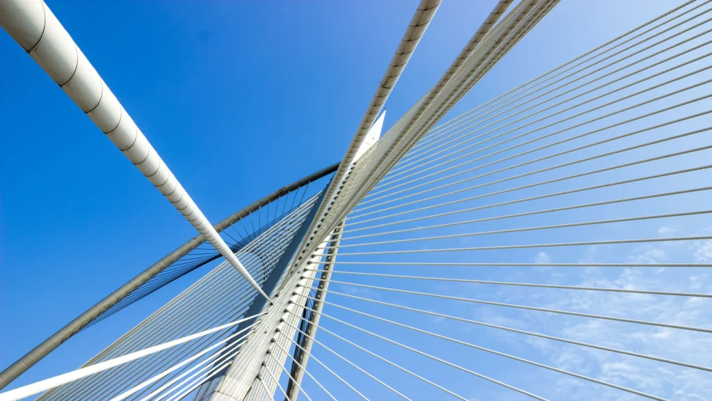 Inspección de cables en puente atirantado con robot inteligente