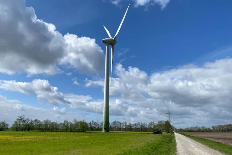 Aerogenerador del parque eólico Rethen-Vordorf que RWE modernizará en Baja Sajonia para aumentar su capacidad a 21 MW.