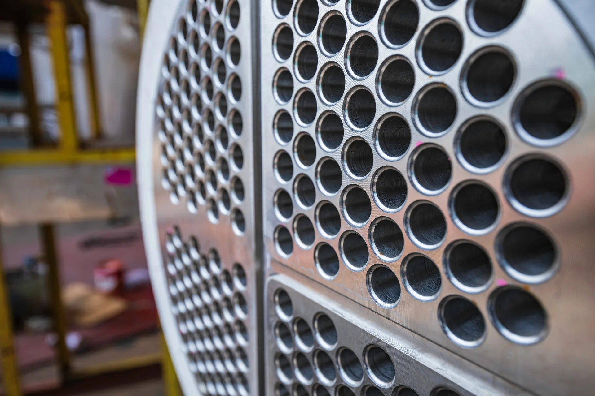 La ventaja estructural de los intercambiadores de tubos de calor es eficiencia térmica