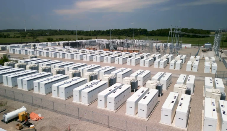 Axpo and Zelestra impulsan un sistema de almacenamiento de energía en baterías (BESS) de 830 MWh para fortalecer la red eléctrica de Italia.
