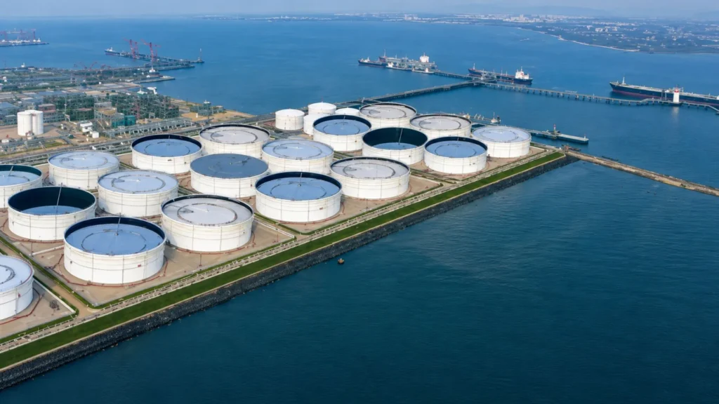 Cai Mep LNG begins supplying gas to the Phu My energy complex