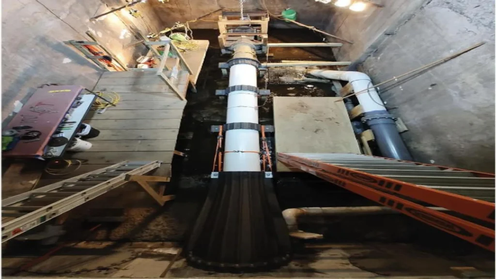 Sistema microhidroeléctrico con turbina Kaplan-S y componentes desarrollados mediante impresión 3D para reducir costos en generación hidroeléctrica.