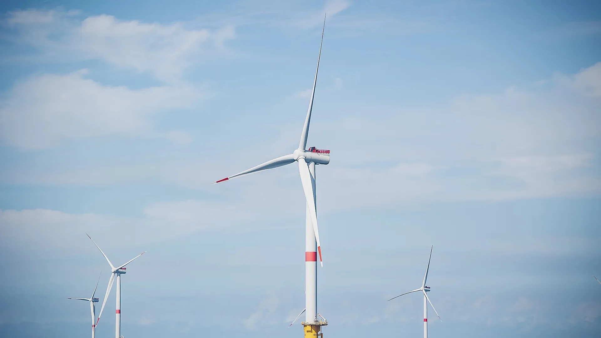 Aerogeneradores offshore del proyecto eólico marino Gennaker, promovido por Skyborn en el mar Báltico alemán.