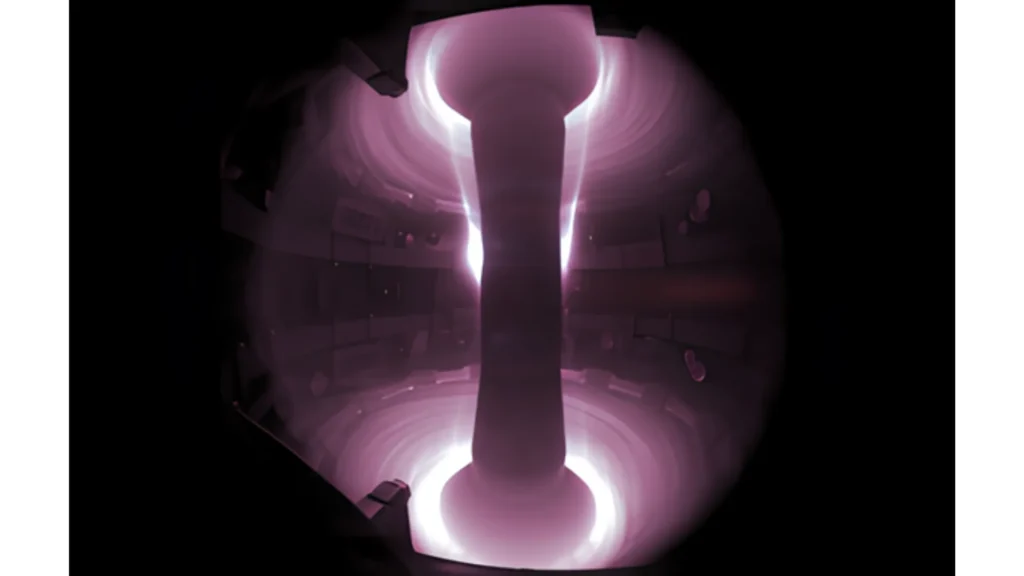 UK logra controlar el plasma en un tokamak esférico por primera vez
