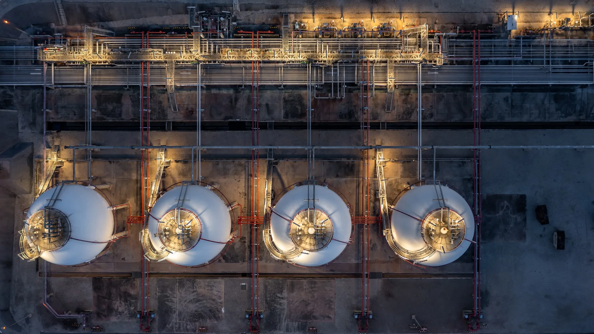 Tanques esféricos de almacenamiento de gas natural licuado