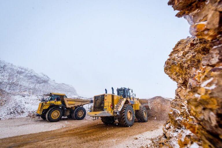 245 shutterstock mineria extraccion oro