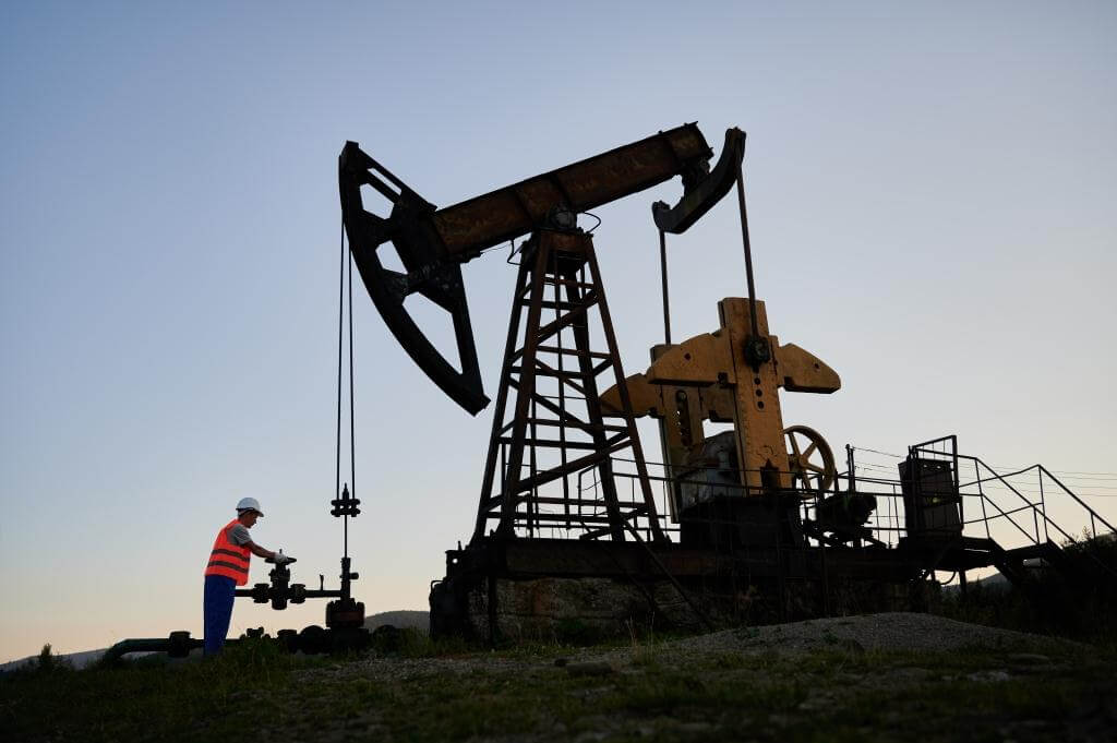 501 petroleo shutterstock