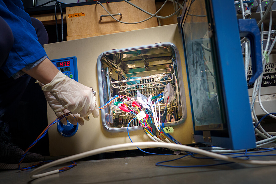 Scientists develop lithium-ion batteries capable of operating in extreme weather conditions