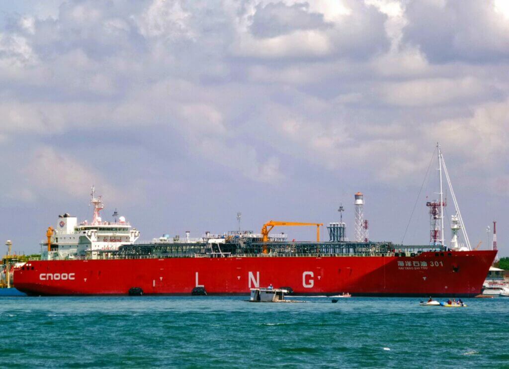 The largest LNG transport bunker ship in the world begins operations