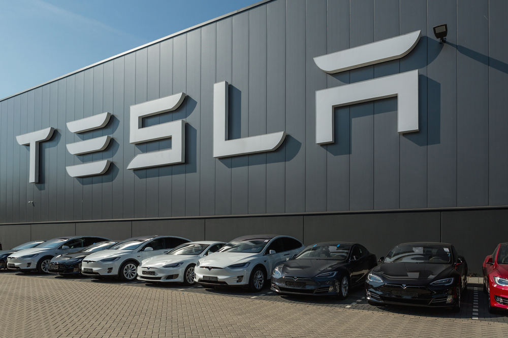 Tesla seeks personnel in Mexico for face-to-face and home office jobs