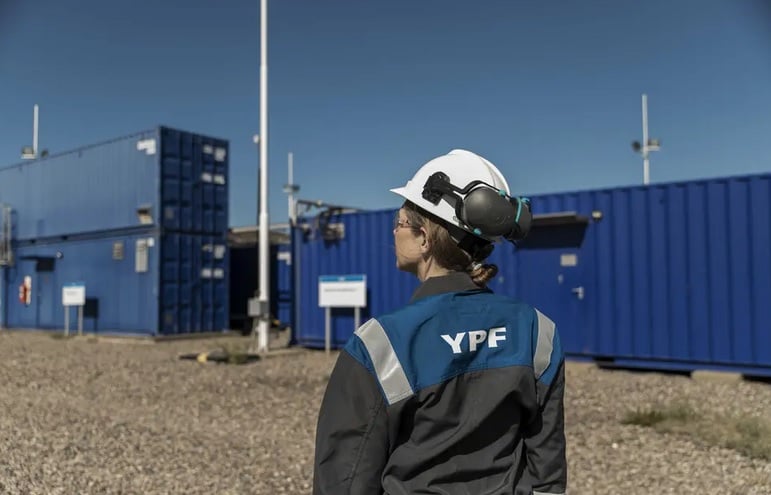 YPF offers jobs for professionals and internships in Argentina