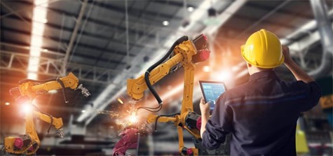 Sistemas de mantenimiento inteligentes: La robótica en la industria de la soldadura.